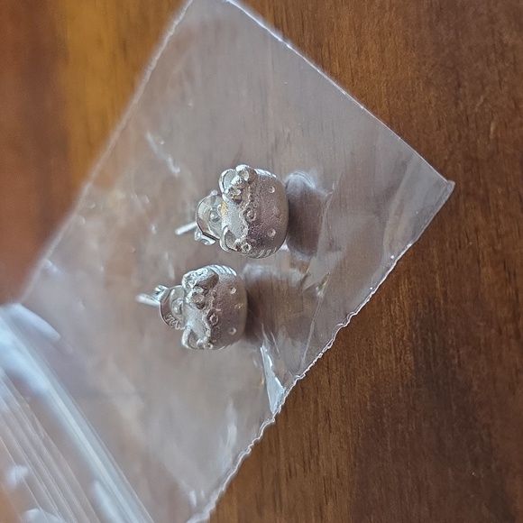 Hello Kitty Stud Earrings Silver NWOT - Picture 2 of 3